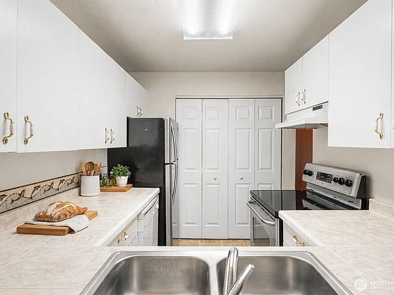 4th image of 2520 S 317th Street #103