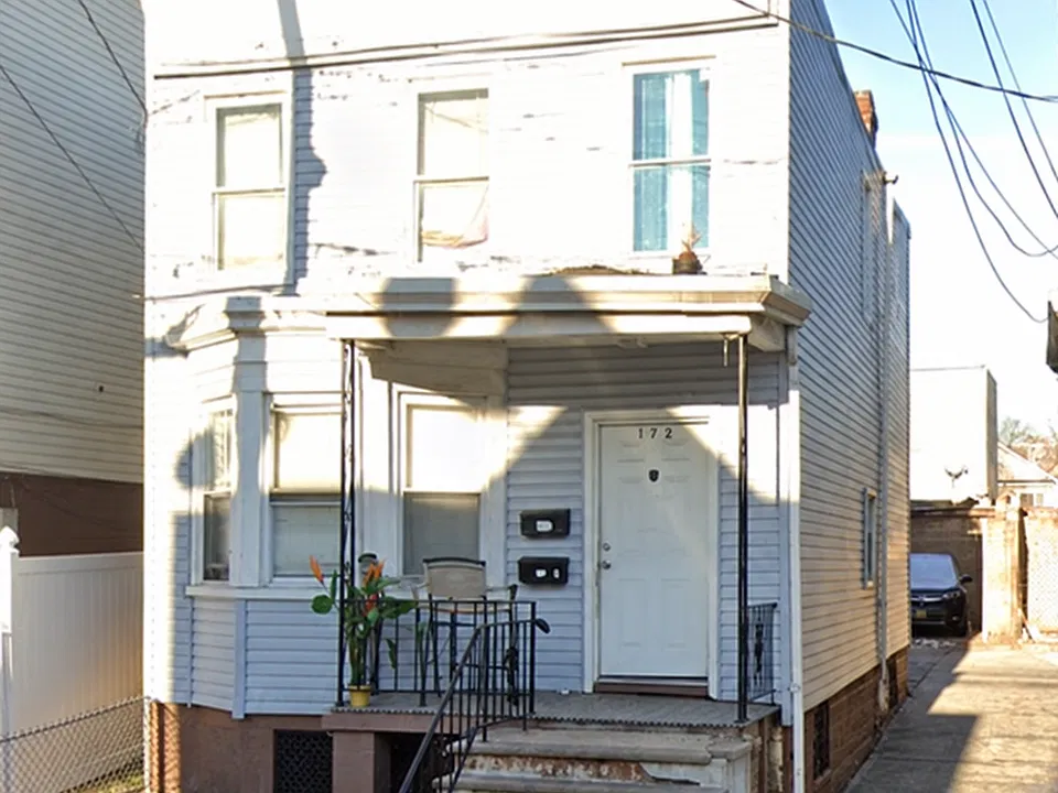 172 Fulton Ave #2