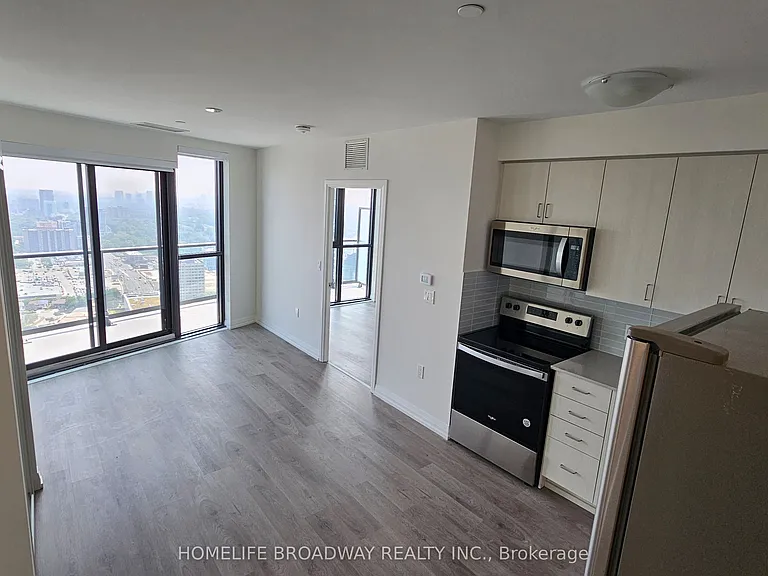 325 Yorkland Blvd #Penthouse 04 — Photo 3