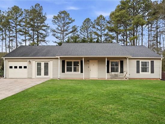 165 Riverchase Dr, Woodstock, GA 30188
