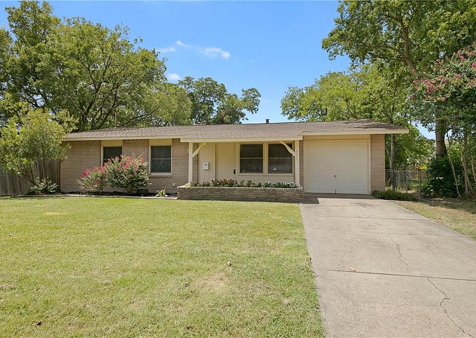 1st image of 831 Brentwood Ln