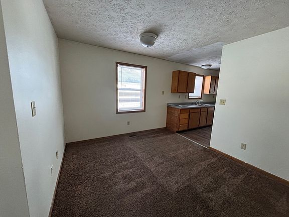 4th image of 1415 2nd Ave