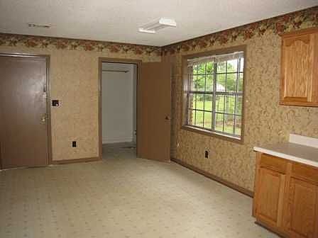 4th image of 3115 41st Ave