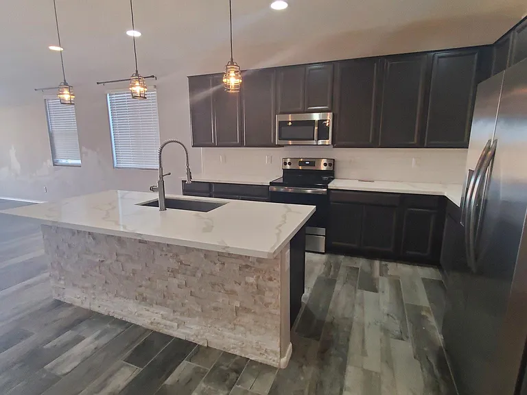 1256 E Jahns Dr — Photo 4