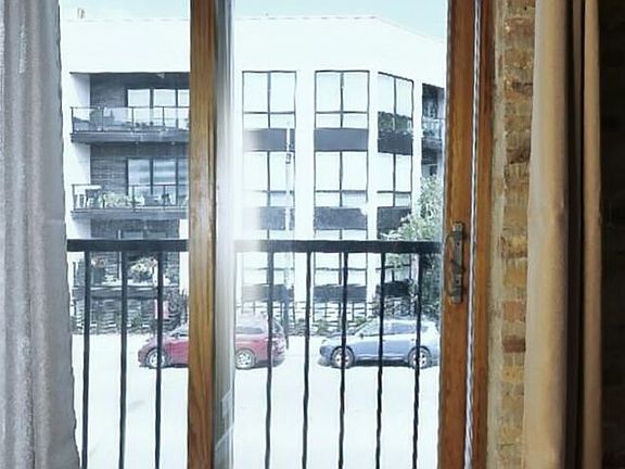 2nd image of 2849 W Belmont Ave #2F