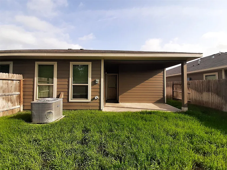 9733 Grosbeak Ln — Photo 19