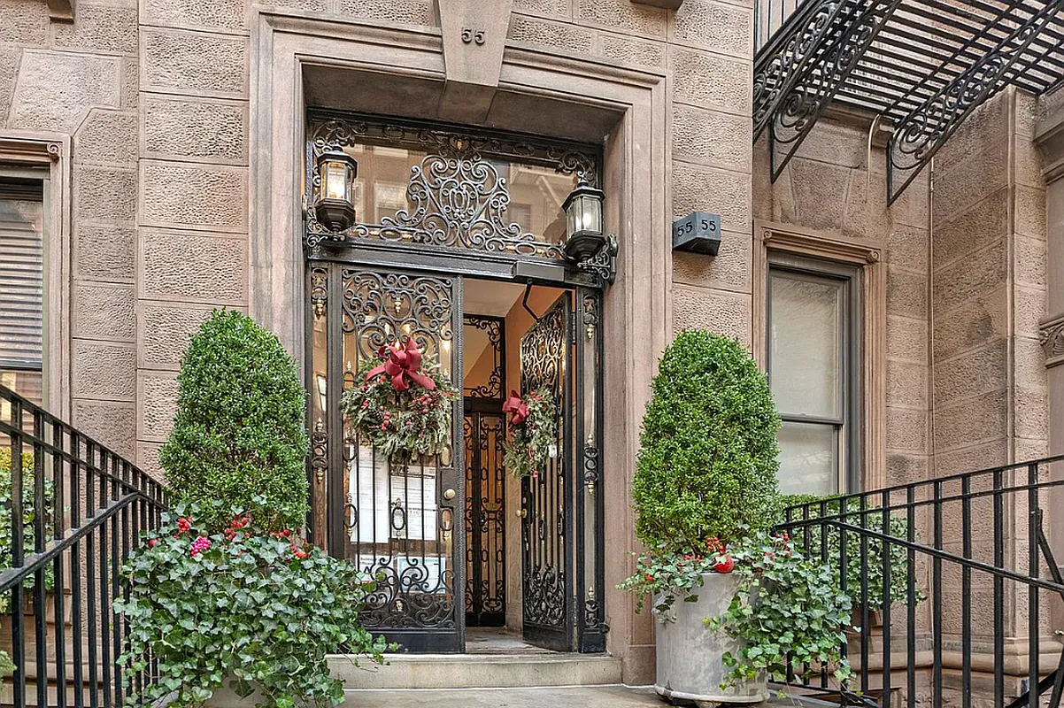 The Imperial at 55 East 76th Street in Lenox Hill : Sales, Rentals