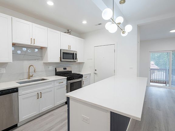 4th image of 4937 N Saint Louis Ave #2S