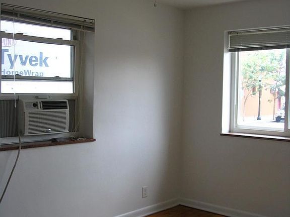 4th image of 1268 N High St APT 10