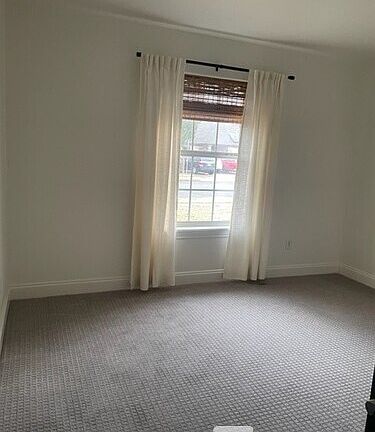 3rd image of 221 E Brockett St
