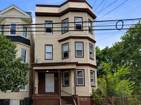258 S 11th St, Newark, NJ