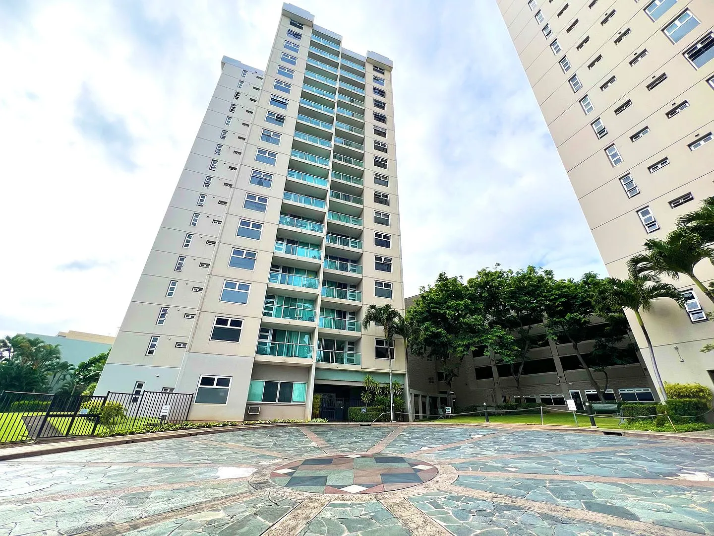 2br/1ba/1pkg Condo in Honolulu — Photo 1