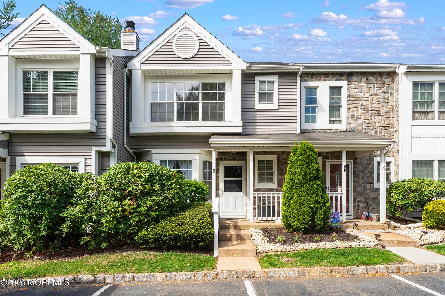 27 Mainbraid Court photo 1