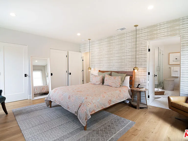 8021 Blackburn Ave #U — Photo 24