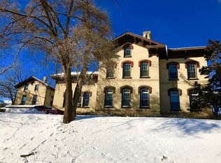 52 N Crystal Ave #6, Elgin, IL 60123