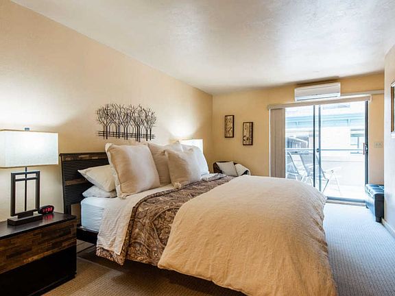4th image of 1385 Lowell Ave #211
