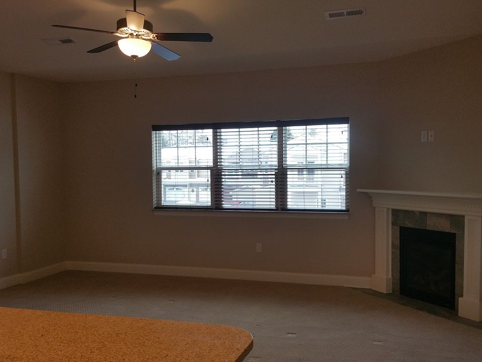 2nd image of 5 Equestrian Ln APT 4