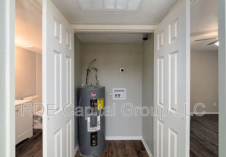 8021 W Elizabeth Ln #115 — Photo 16