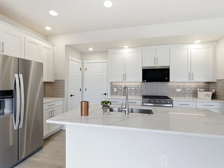 7389 Knapp Dr — Photo 11