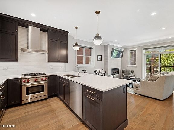 5th image of 2511 N Southport Ave #2