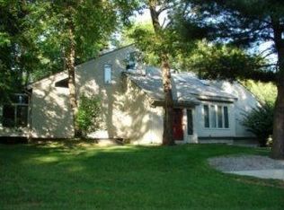 4 Buttonwood Hill Rd, Avon, CT 06001