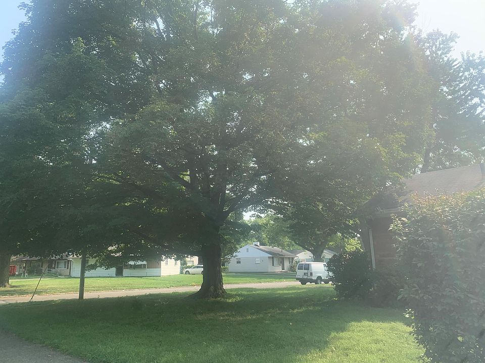 2nd image of 916 S Hampton Rd