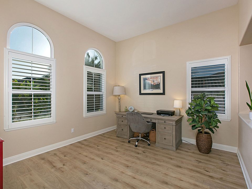 1st image of 732 Banyan Ct