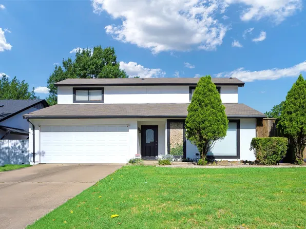 2707 Colonial Dr, Carrollton, TX 75007