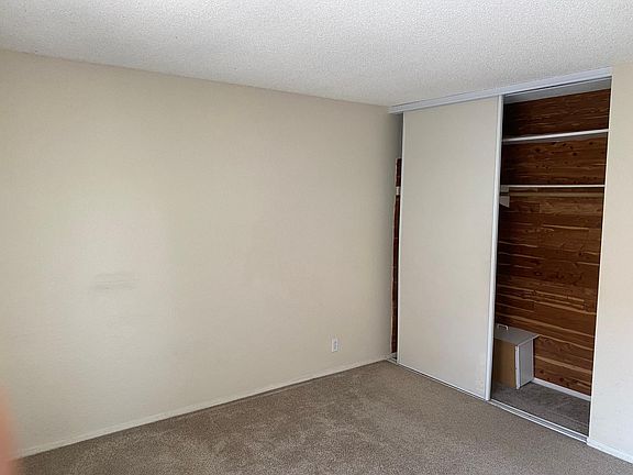 4th image of 10894 Aderman Ave
