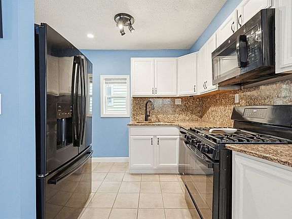 5th image of 4 Webster St