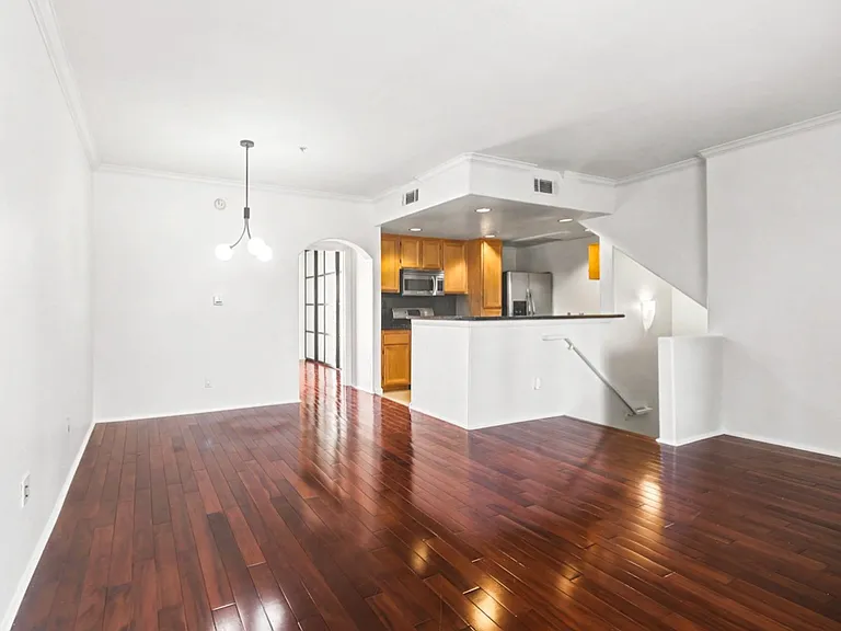 5200 Premiere Hills Cir #123 — Photo 4