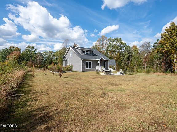 3rd image of 150 Bat Creek Shores Ln