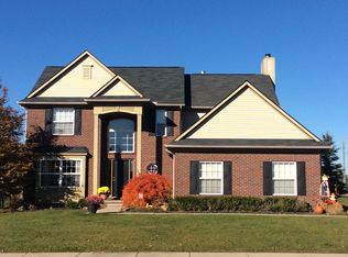 1004 Parkland Rd, Lake Orion, MI 48360