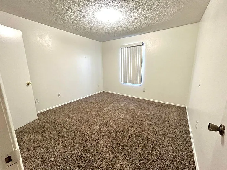 Almonte Apartments — Photo 21