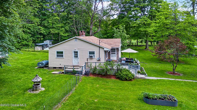 5th image of 471 Eminence Road Road