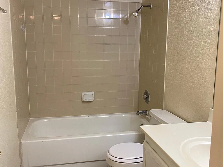 1200 N Buffalo Dr — Photo 13