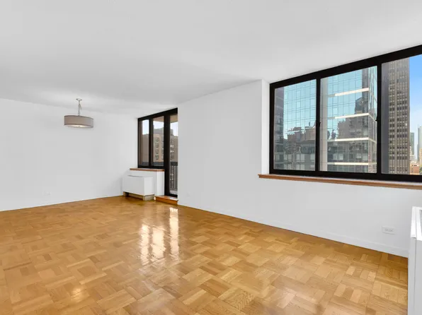 250 East 40th Street image 2 of 9