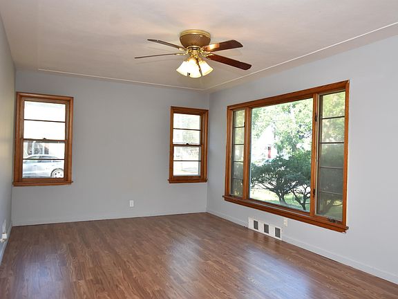 3rd image of 339 W Summit Ave