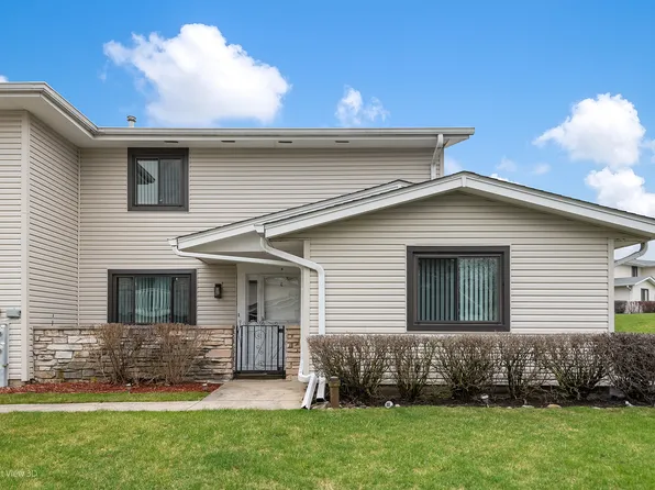 163 Chatham Ct APT C, Bloomingdale, IL 60108