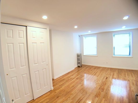 4th image of 746 Driggs Ave