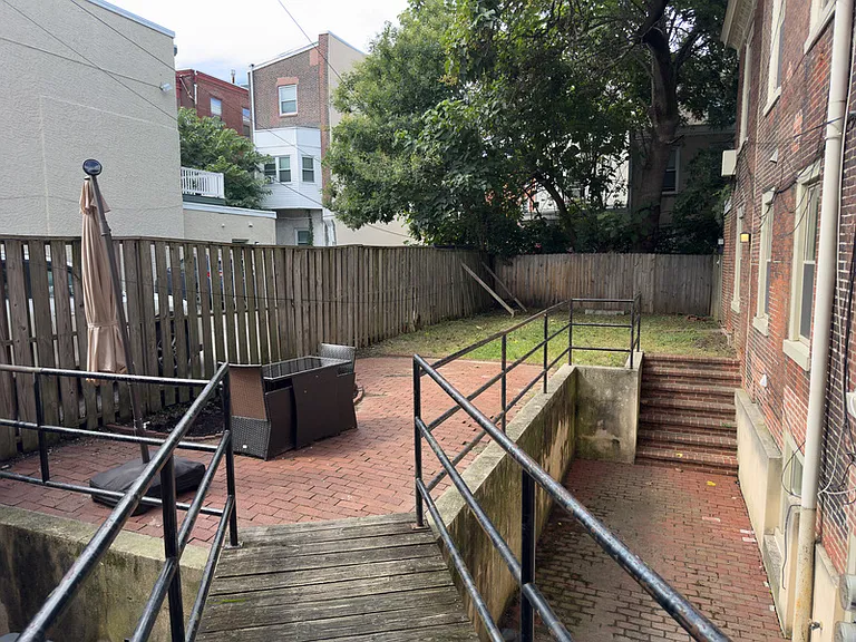 1703 Green St #1 — Photo 27
