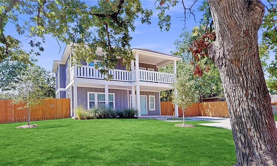 1201 Hardwood Ln