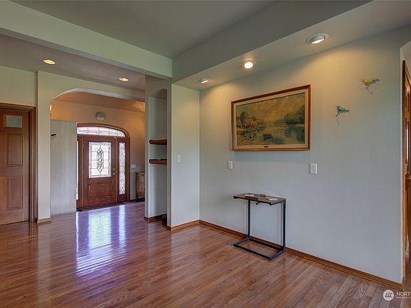 5th image of 242 Olympic View Avenue NE