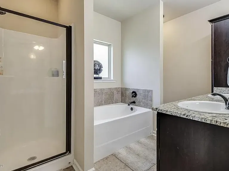 108 Peak Valley St — Photo 2