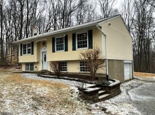 33 Blueberry Hill Rd, Newton, NJ 07860