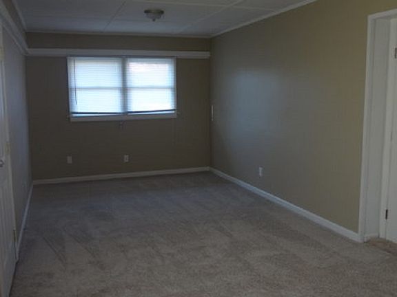 4th image of 4708 Sunshine Dr
