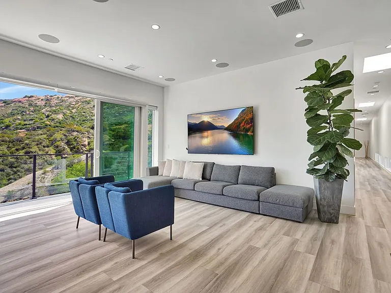 990 Alta Vista Rd — Photo 25
