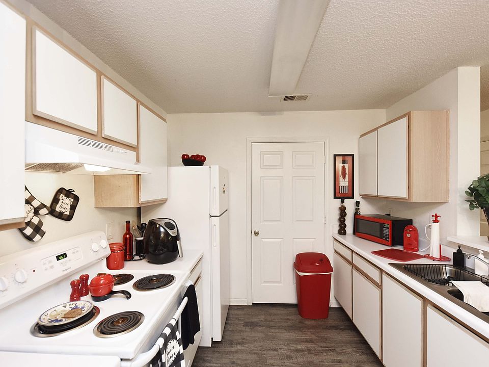 Bright kitchen space with appliances