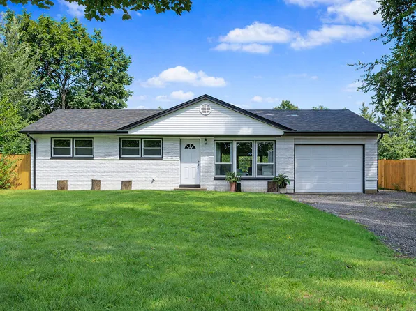 403 Springsouth Rd, Schaumburg, IL 60193