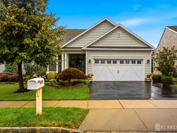 45 Independence Dr, Monroe Township, NJ 08831